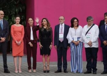 Aspirantes cara a cara en debate presidencial