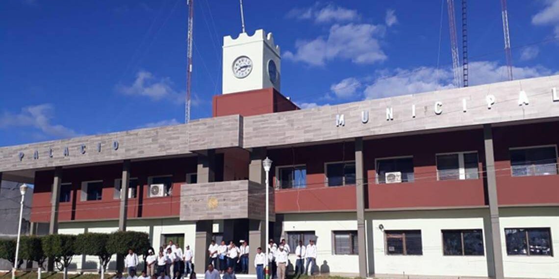 Protesta en Arriaga por despidos injustificados