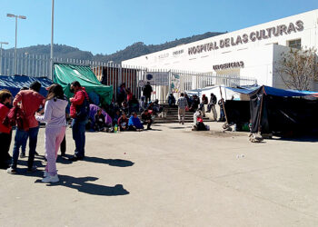 Emergen más campamentos en hospital de San Cristóbal