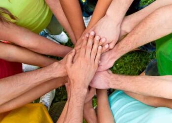 ALGO MÁS QUE PALABRAS