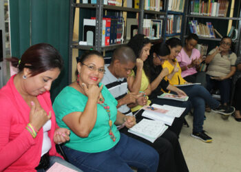 23 de septiembre, Día Internacional de las Lenguas de Señas