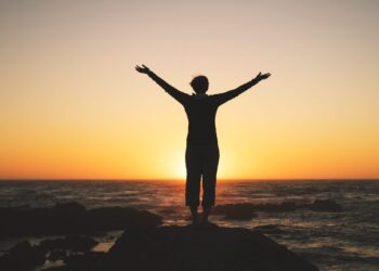 ALGO MÁS QUE PALABRAS