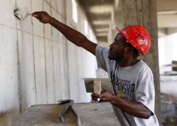 Explosión de violencia y laboral: Una realidad para migrantes 