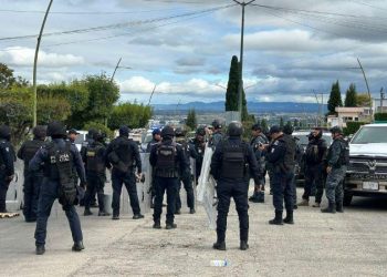Arrestan a 92 oficiales en operativo en Comitán