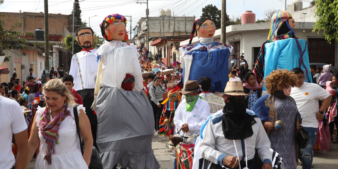 Celebran tradicional Lavado de Manteles en Berriozábal