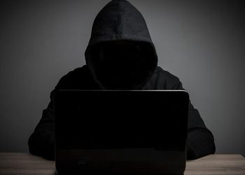 Criminales usan redes sociales para manipular a comunidades