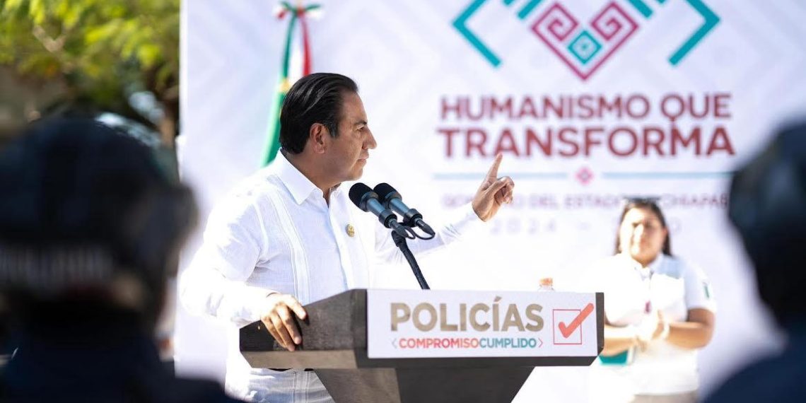 Constata Eduardo Ramírez incremento salarial a policías