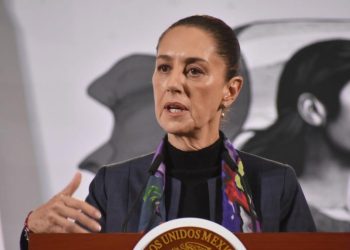 Sheinbaum descarta destituir a gobernadores o presidentes 