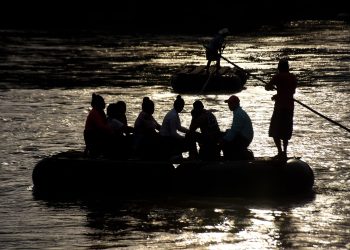 Migrantes enfrentan extorsiones y secuestros