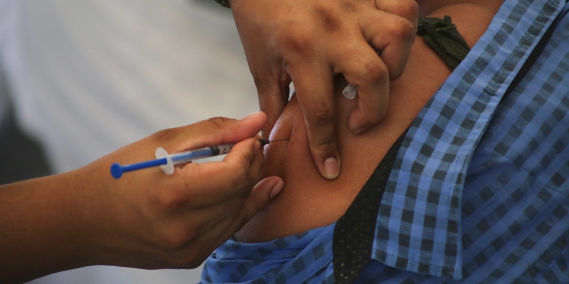 Solo 6 de 10 VIH positivos reciben algún tratamiento