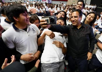 ERA fortalece la educación con conectividad y becas