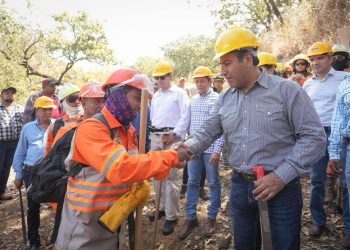 Eduardo Ramírez refuerza estrategias contra incendios 
