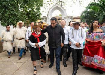 Impulsa Eduardo Ramírez preservación de lenguas 