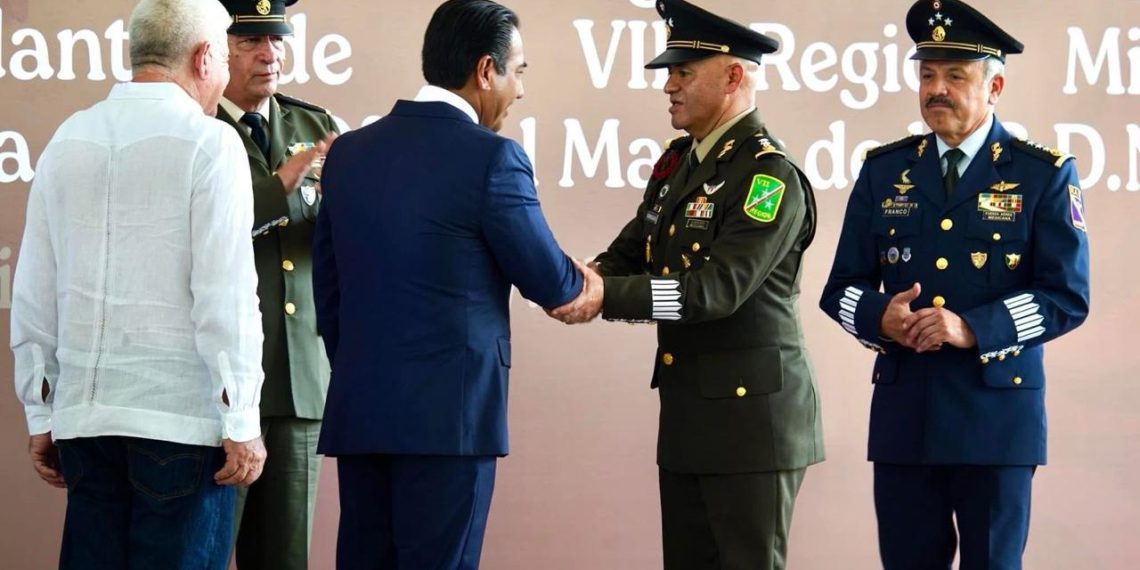 Atestigua gobernador toma de protesta de Alejandro Vargas