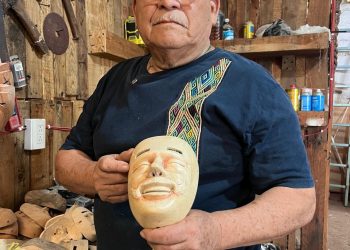 Artesanos alistan máscaras para el carnaval