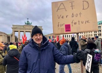 Miles de berlineses protestan contra la ultraderecha