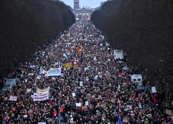160 mil personas protestan en Berlín contra ultraderecha