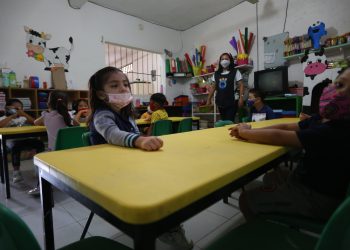Guarderías suspenden servicio por presuntos adeudos del IMSS