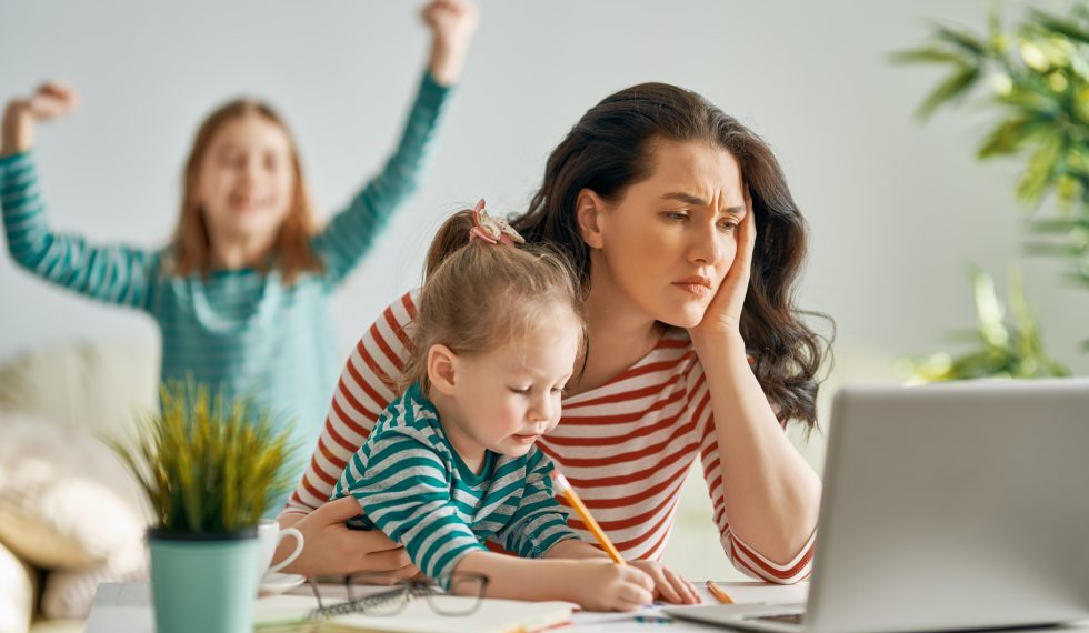 Proponen creación de prima de maternidad en el trabajo