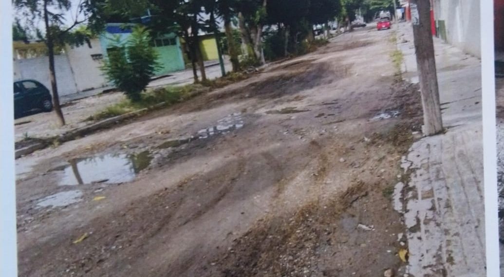 Denuncian obras públicas de baja calidad en Tuzantán