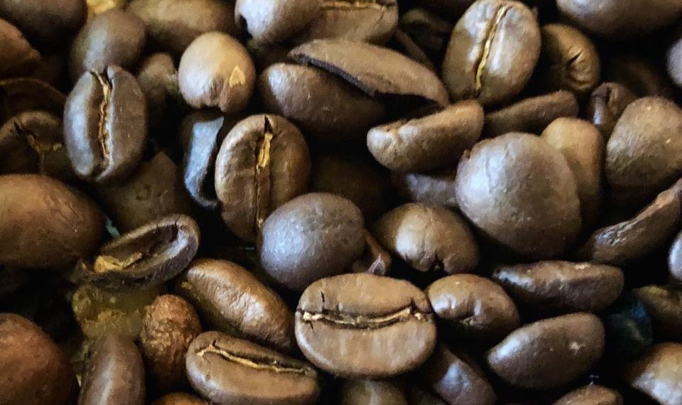 Café sube, pero acaparadores dejan fuera a productores