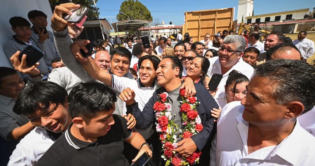 Eduardo Ramírez fortalece la conectividad y zona escolares 