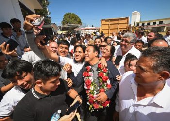 Eduardo Ramírez fortalece la conectividad y zona escolares 