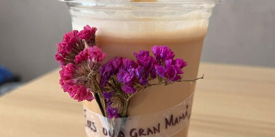 Un café para el alma, flores para el corazón
