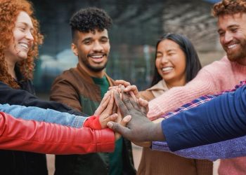 ALGO MÁS QUE PALABRAS