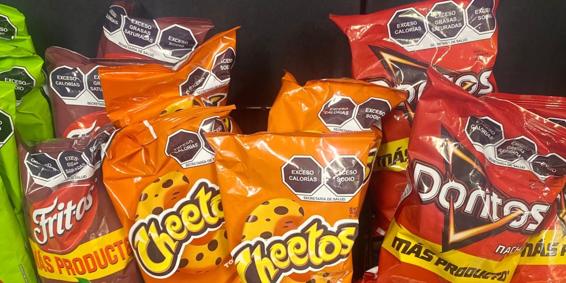 Concretan la restricción de alimentos chatarra 
