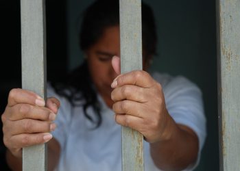Crece 50% la reclusión de mujeres pese a inocencia