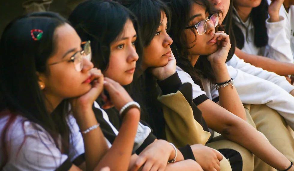 4 de 10 adolescentes no van a clases durante la menstruación