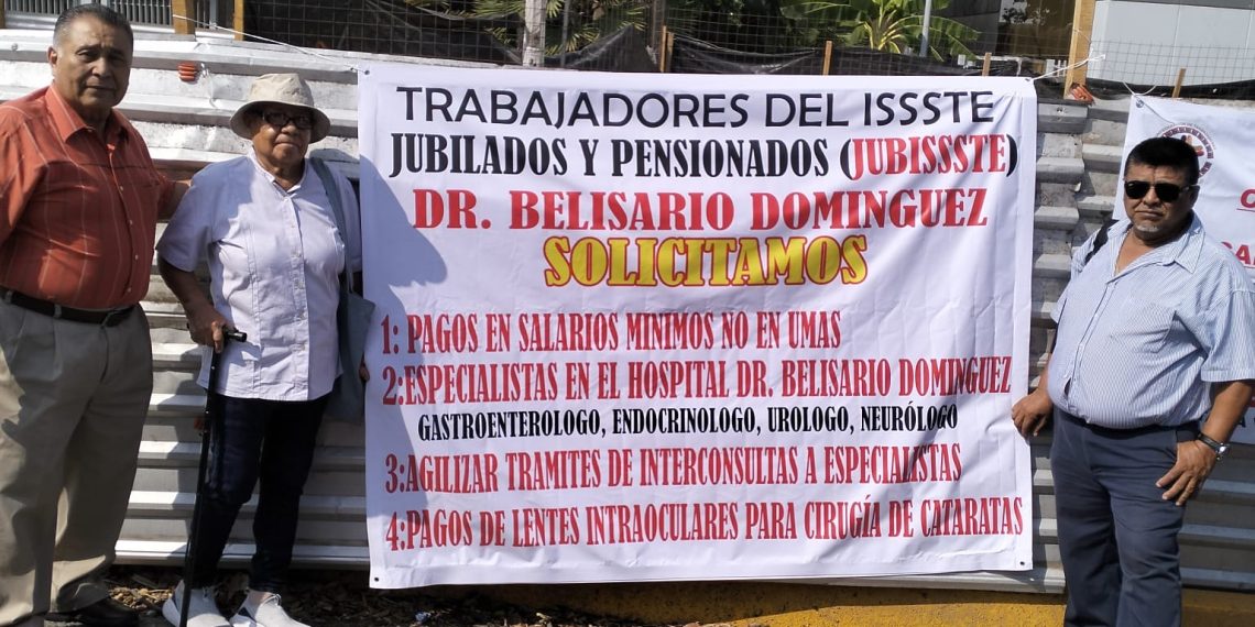 Marcha del magisterio causa caos vial en Tuxtla