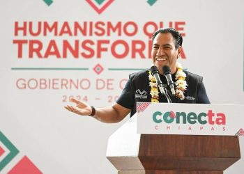 ERA entrega chips de Conecta Chiapas en Tec de Cintalapa