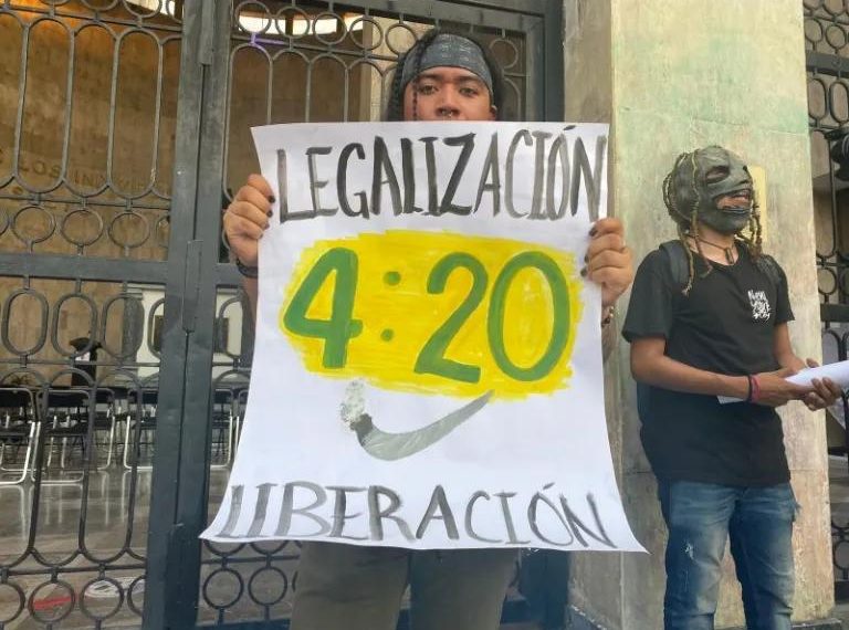 Realizan marcha a favor del uso de cannabis en Chiapas