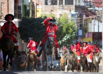 Carranza defiende rituales sin cámaras