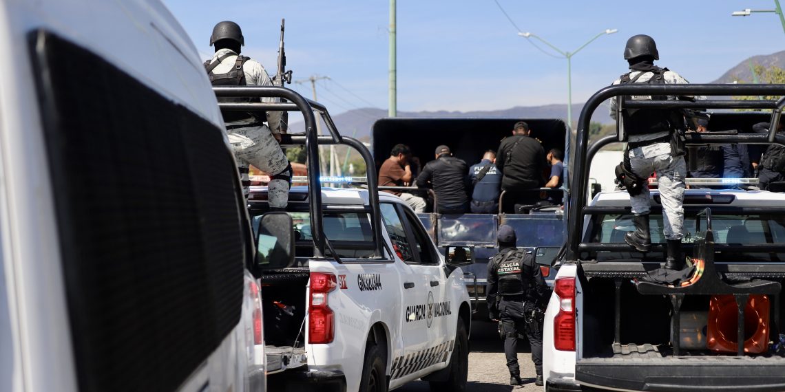 Desarticulan 8 bandas en corredor de tráfico humano