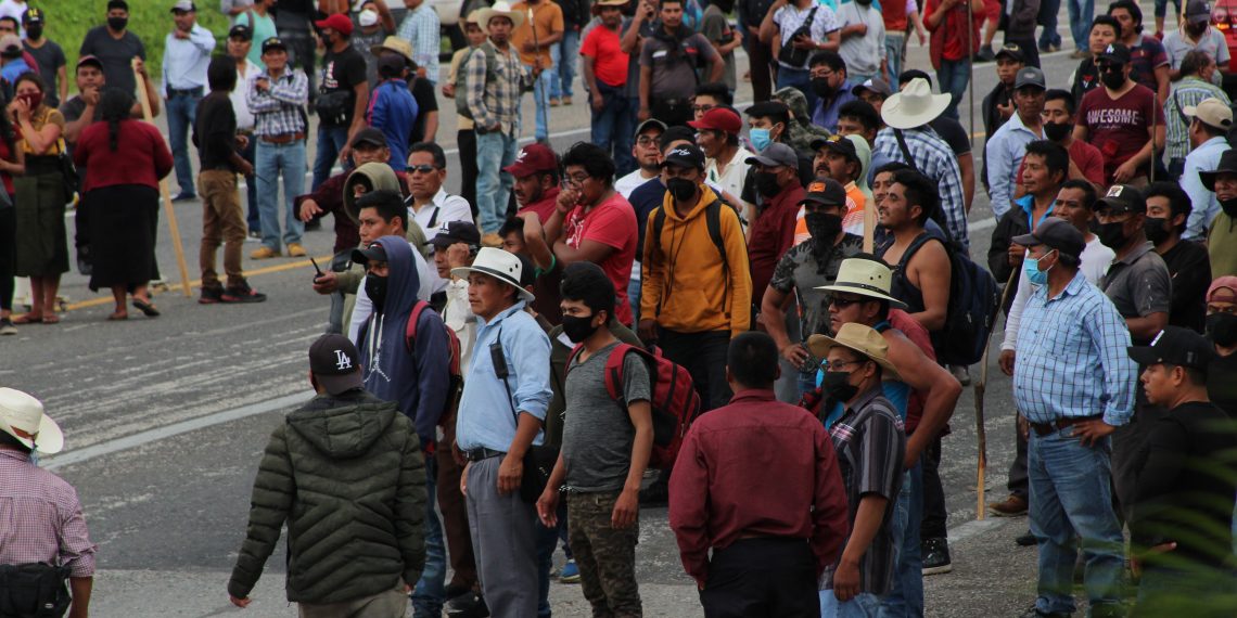 Amagan con tomar la alcaldía de Chilón