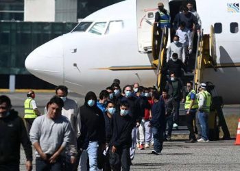 Reciben a miles de mexicanos deportados desde los EE. UU.