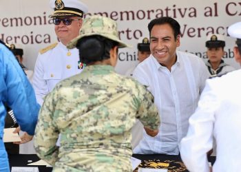 Asiste ERA a Aniversario de Gesta Heroica del Puerto de Veracruz