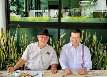 Carta del doctor Hernán León a Roberto Chanona referente al texto de reflexiones al alimón