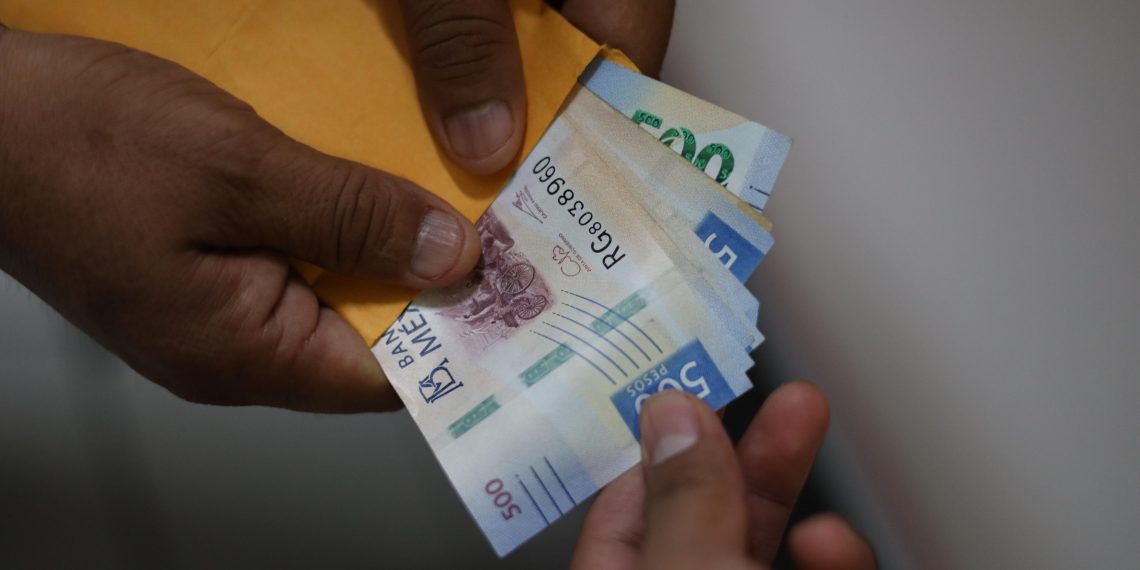 Prohíben descuentos vía nómina por préstamos