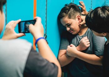 Acoso escolar cuesta más de 46 mil millones al año en México