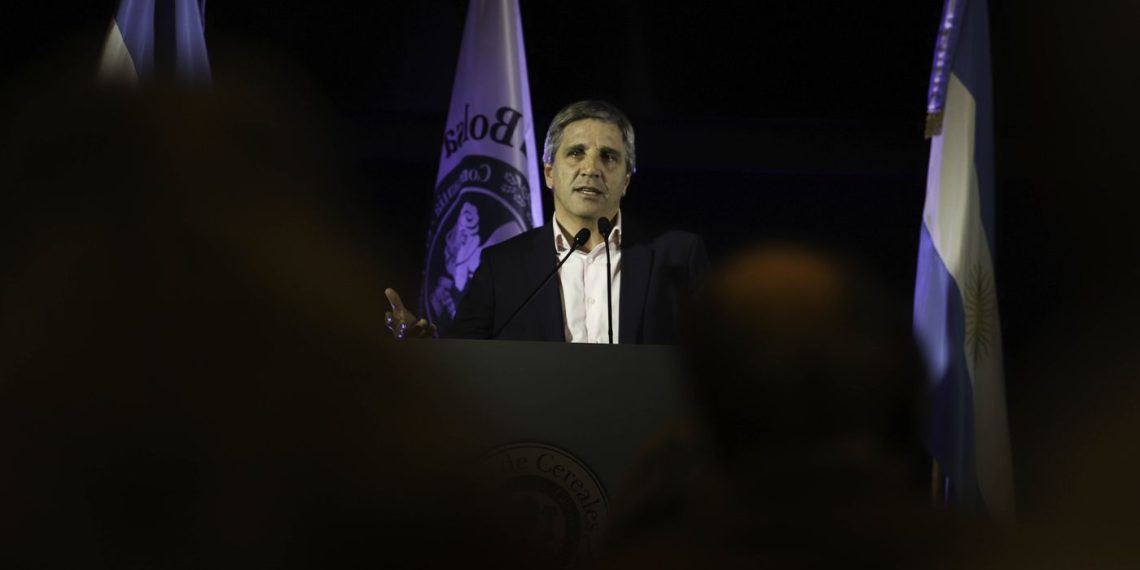 Argentina prepara medidas para estimular uso de dólares