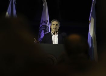 Argentina prepara medidas para estimular uso de dólares