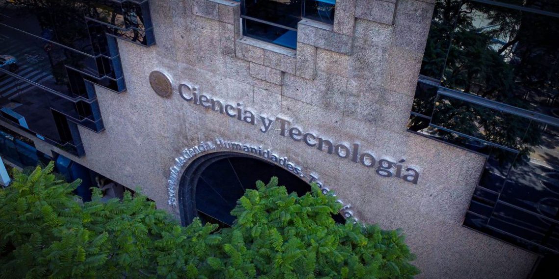 40 investigadores por México acusan a Secretaría de Ciencia