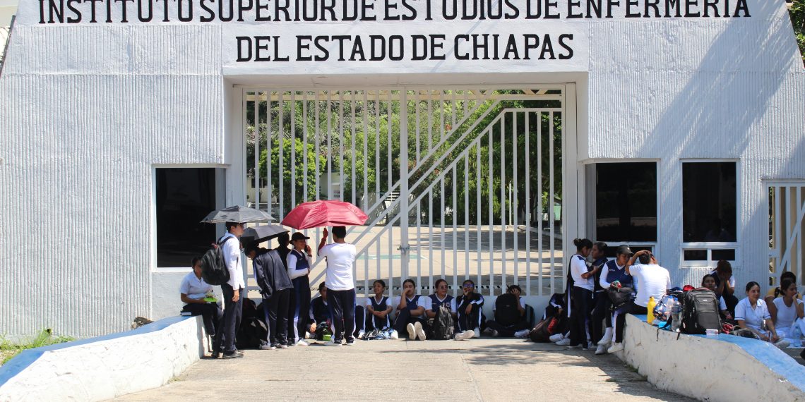 La técnica en Enfermería podría cerrar en ISEEECH