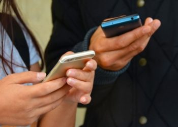 Nueva Zelanda busca prohibir que menores accedan a redes