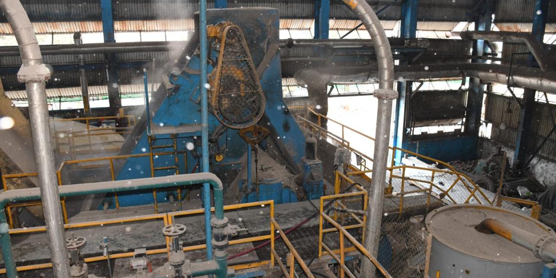 Cierre de extractoras deja sin empleo a 5 mil trabajadores