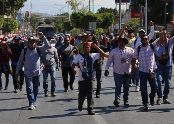 Magisterio exige solución ante el colapso del ISSSTE